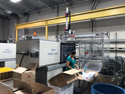 2004 Toyo TM-300H2 Used Injection Molding Machine